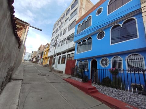 Property building, Facade/entrance, Day, Neighbourhood, Street view