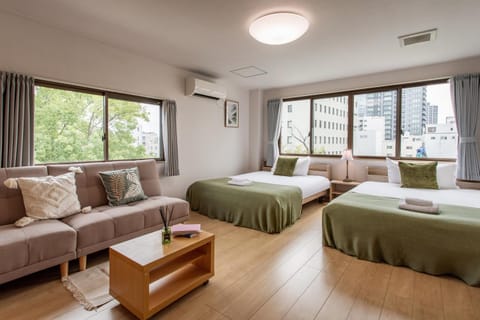 Bed, Living room, Photo of the whole room, Bedroom, towels