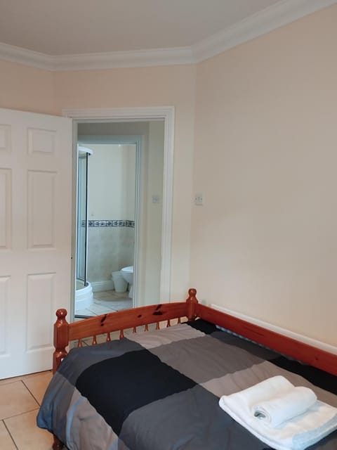 Shower, Bathroom, Bedroom