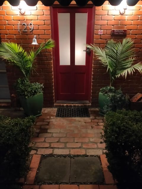 Facade/entrance