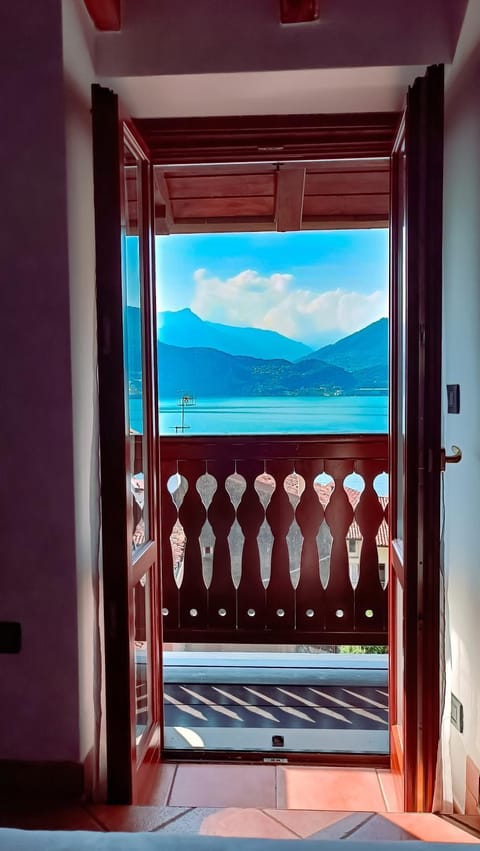 View (from property/room), Balcony/Terrace, Bedroom