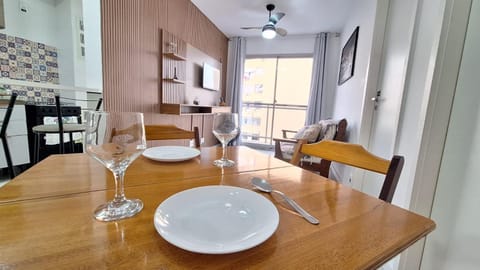 Apê moderno com varanda, piscina e academia Apartment in Santa Teresa