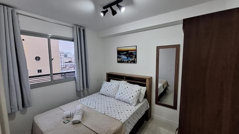 Apê moderno com varanda, piscina e academia Apartment in Santa Teresa