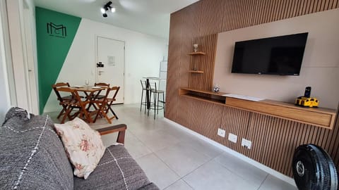 Apê moderno com varanda, piscina e academia Apartment in Santa Teresa