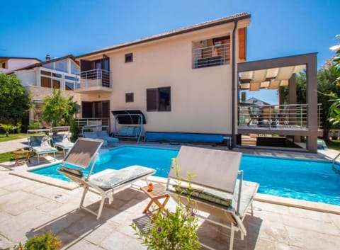 Property building, Pool view, Swimming pool