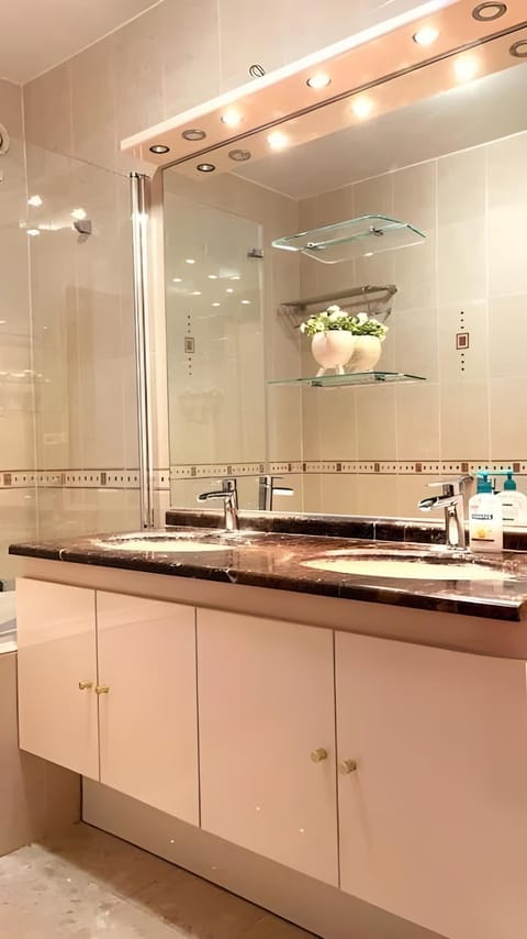 Bathroom, Bath