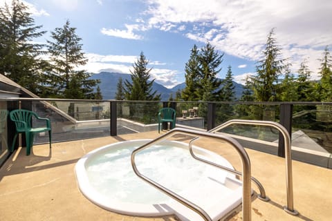 Hot Tub, Mountain view