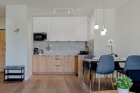 Kitchen or kitchenette, Living room, Seating area, Dining area, minibar, pet friendly, stove