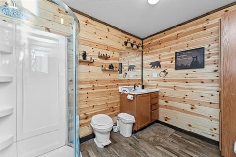 Off Grid Cozy Private Cabin Cabin in Idaho