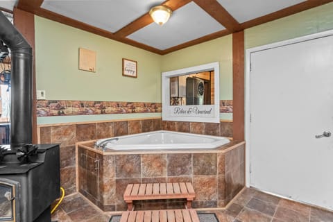 Off Grid Cozy Private Cabin Cabin in Idaho