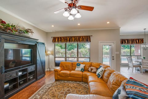 Sunny Stephenville Home with Pool 4 Mi to Downtown House in Stephenville