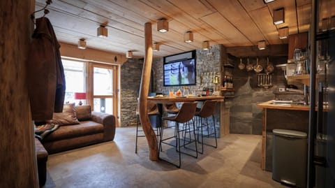 Communal lounge/ TV room, Kitchen or kitchenette, Dining area