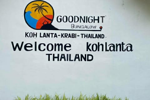 Good Night Long Beach Bungalow House in Sala Dan