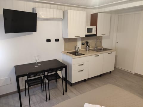 TV and multimedia, Kitchen or kitchenette, stove