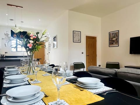 Twilight House -Wyndale Living- B'ham JQ Townhouse House in Birmingham