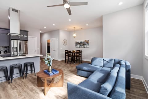 Prime Location2BR Home Near Piedmont-Sleeps 8 House in Virginia Highland