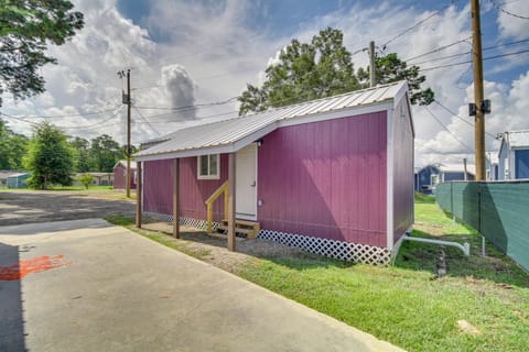 Picayune Tiny Home Rental about 11 Mi to Space Center! House in Mississippi