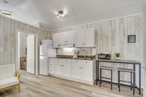 Picayune Tiny Home Rental about 11 Mi to Space Center! House in Mississippi