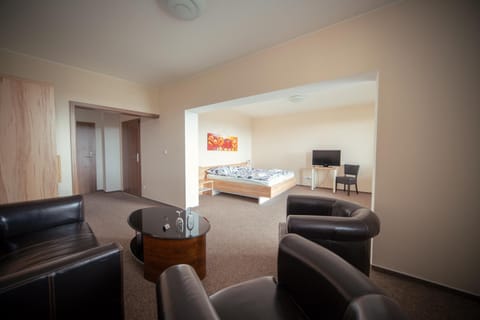 Bed, Seating area, Bedroom