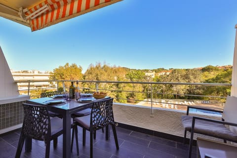 Centre St Tropez - 2 Pièces -Clim Piscine Parking Apartment in Saint-Tropez