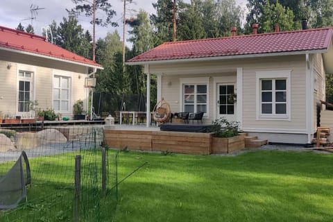 Facade/entrance, Hot Tub, Balcony/Terrace