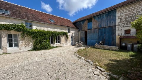 Property building, Day, Garden