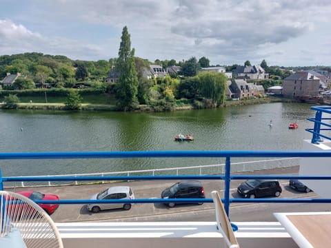 Landmark view, Street view, Parking