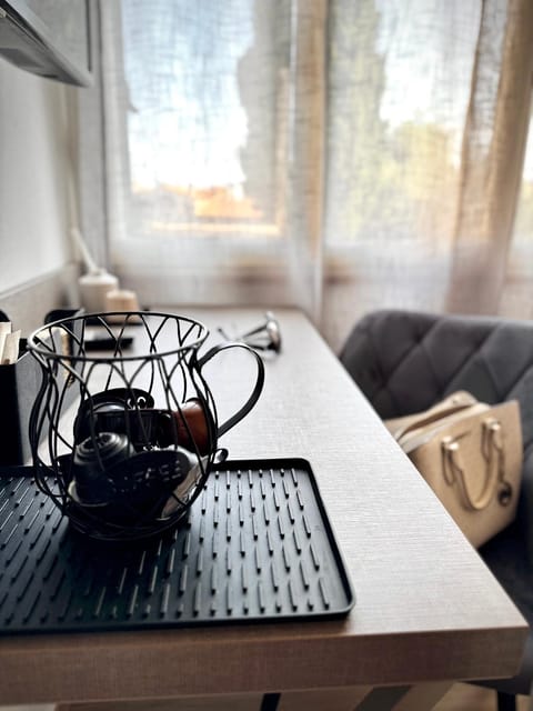 Coffee/tea facilities, Seating area