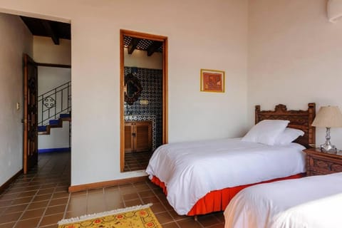 Casa Waleska With a view of Valle Lake House in Valle de Bravo