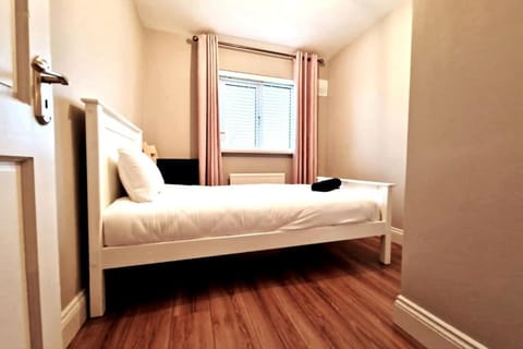 Your Galway Home - Four Bed with Parking! Apartment in Galway