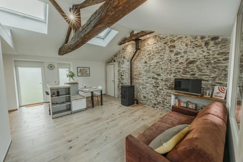 Communal lounge/ TV room, Living room, Seating area, Dining area, fireplace, fireplace, internet, internet