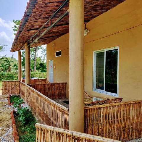 Property building, Balcony/Terrace, Garden view