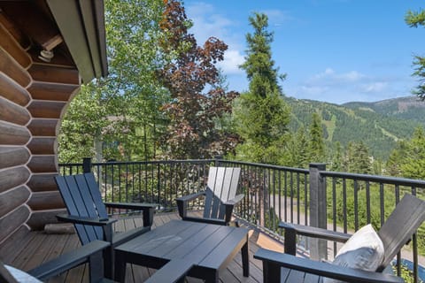 Heavenly Mountain Chalet House in Whitefish