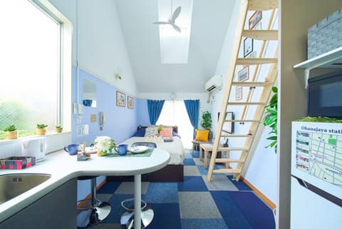 Bed, Kitchen or kitchenette, Photo of the whole room, Dining area, Bedroom