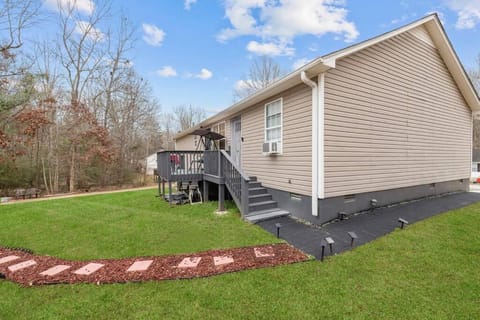 2 Rooms Private Entry No Shared Spaces By Downtown Apartment in Athens