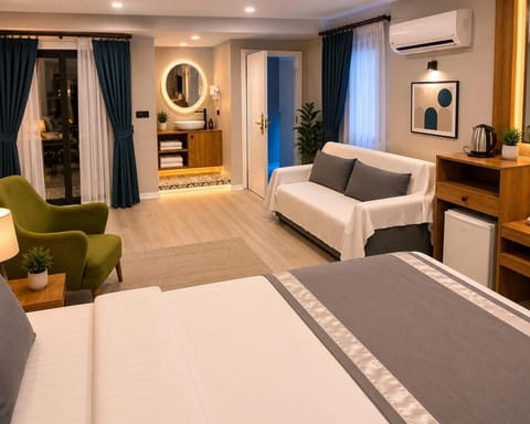 Bed, Photo of the whole room, Seating area