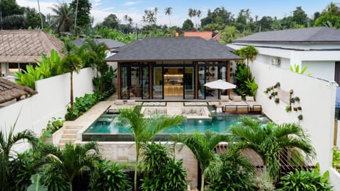 Property building, Bird's eye view, Garden, Garden view, Pool view, Swimming pool, internet, sunbed