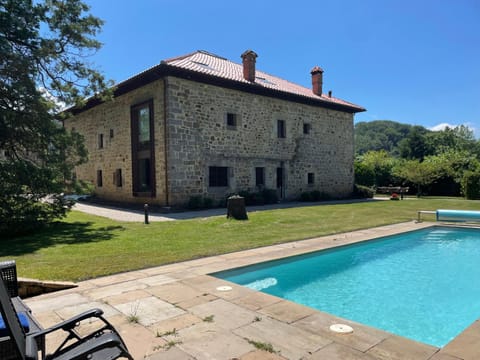 Property building, Garden, Garden view, Landmark view, Pool view, Swimming pool, sunbed
