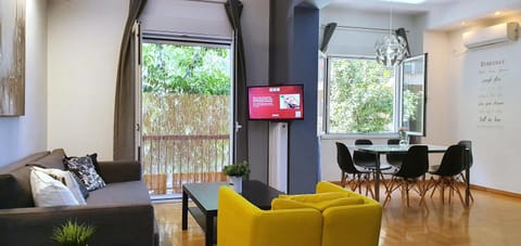 TV and multimedia, Balcony/Terrace, Living room, Dining area