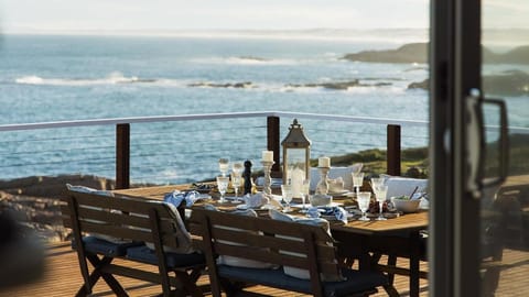 Day, Natural landscape, View (from property/room), Balcony/Terrace, Food and drinks, Dining area, Beach, Sea view, Drinks, Alcoholic drinks