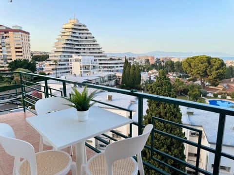View (from property/room), Balcony/Terrace, Photo of the whole room, City view, Garden view, Sea view, Street view
