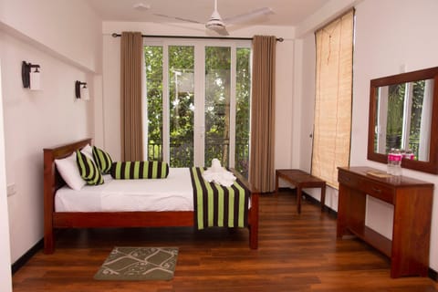 Bed, Photo of the whole room, Bedroom, fireplace, wardrobe