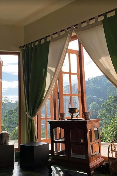 View (from property/room), Balcony/Terrace, Seating area, Mountain view