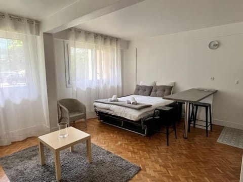 Living room, Photo of the whole room, Bedroom