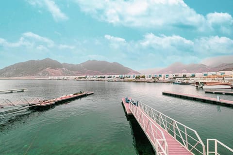 Nearby landmark, Day, Natural landscape, Activities, Lake view, Mountain view, River view, Sea view
