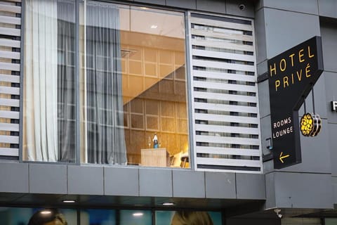 Property building, Street view