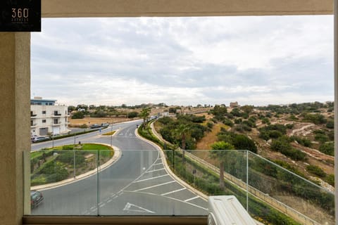 Day, Neighbourhood, Natural landscape, Bird's eye view, City view, Street view, Location