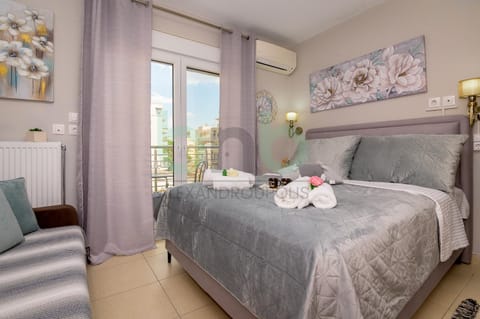 Bed, Photo of the whole room, Bedroom, internet, towels