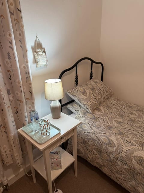 Single room with beautiful garden Vacation rental in Edinburgh