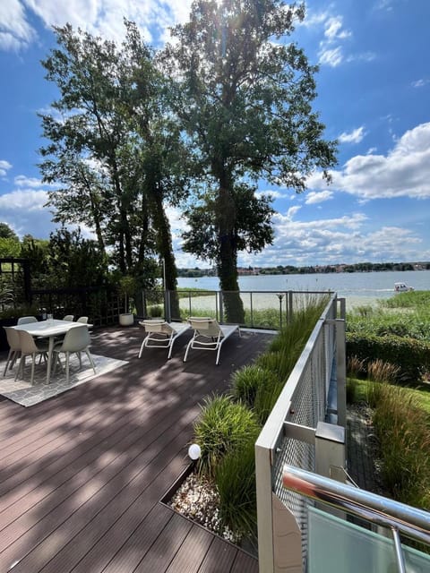 Natural landscape, View (from property/room), Balcony/Terrace, Balcony/Terrace, Lake view